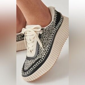 Dolce Vita Woven Black & Cream Lace-Up Sneakers size 8.5